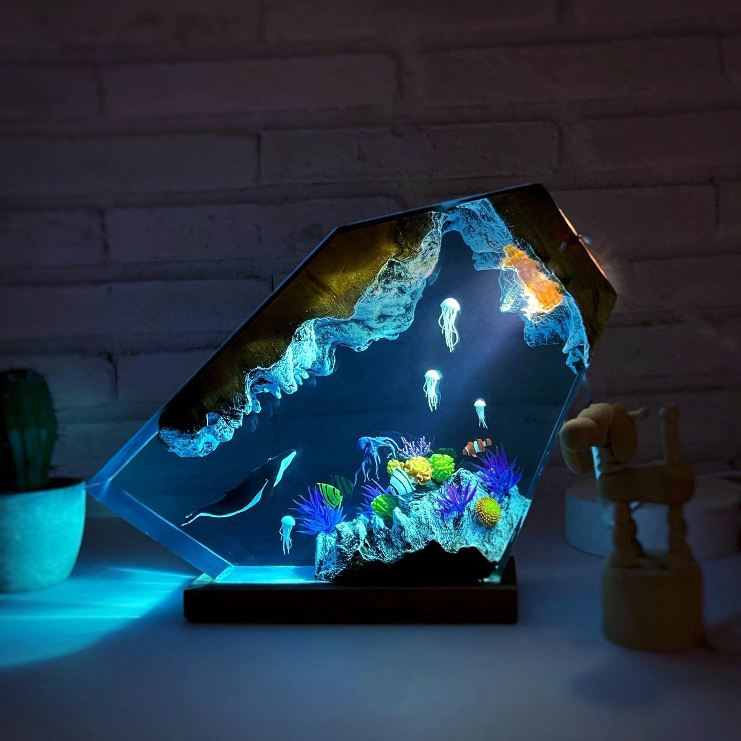 BESTSELLER❗❗Manta Rays and Couple Diver Resin Night Light