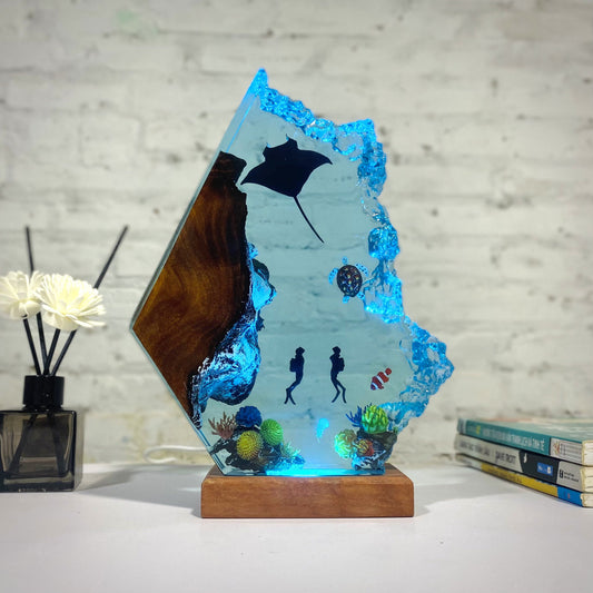 BESTSELLER❗❗Manta Rays and Couple Diver Resin Night Light